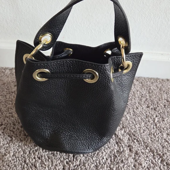 Anna Paola Made In Italy Black Leather Bucket Bag Gold Accents Purse Handbag - Picture 6 of 7